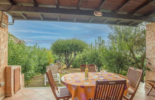 Sant'Elmo House | Nice apartment in villa for 6 guests with A/C, TV, terrace and pets allowed