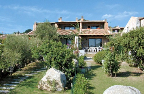 Sant'Elmo House | Nice apartment in villa for 6 guests with A/C, TV, terrace and pets allowed