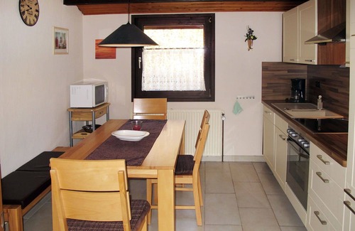 Machtlos House | Nice apartment in villa for 4 guests with pool, TV, terrace and pets allowed