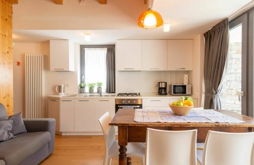 Colico Piano House | Nice apartment in villa for 4 guests with WIFI and terrace