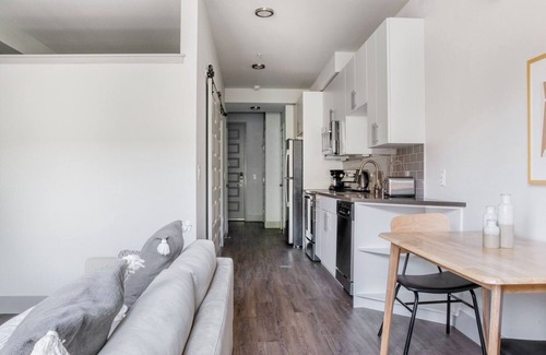 West Bellevue Apartment | Nice Bellevue Jr 1BR w/Rooftop & Gym, nr Coffee & Shops, by Blueground