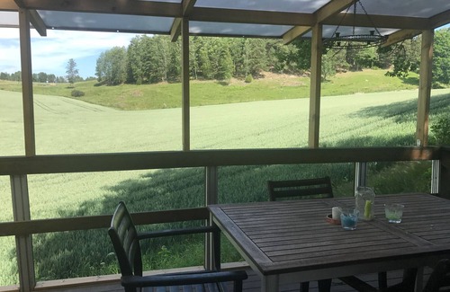 Finspang House | Nice cottage with lake view