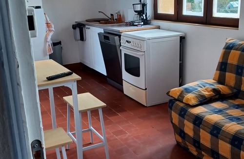 Digoin Apartment | Nice, functional air-conditioned apartment, close to the voie verte and PAL, 30 minutes away.
