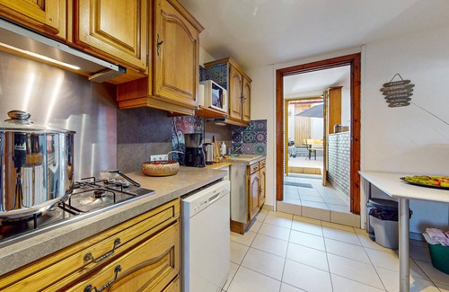 Neuville-sous-Montreuil House | Nice home in Neuville-sous-Montreuil