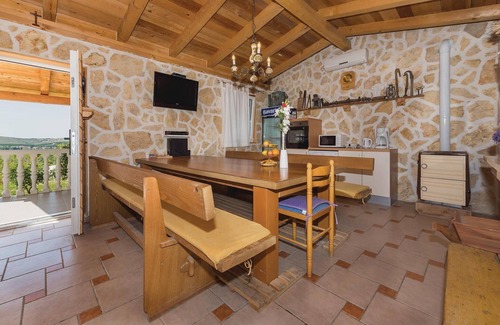 Danilo Biranj House | Nice home in Danilo with kitchen