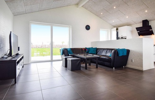 Bøjden House | Nice home in Faaborg with kitchen