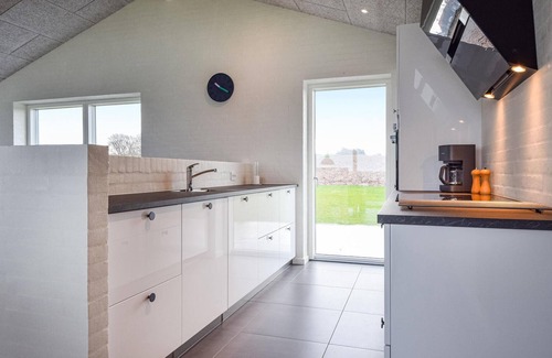 Bøjden House | Nice home in Faaborg with kitchen