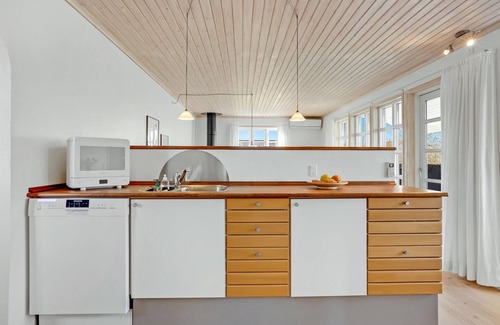 Flovt Strand House | Nice home in Haderslev with kitchen