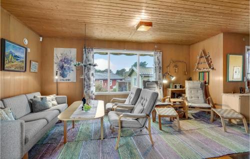 Holbaek House | Nice Home In Holbæk With Kitchen