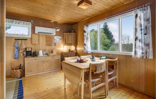 Holbaek House | Nice Home In Holbæk With Kitchen