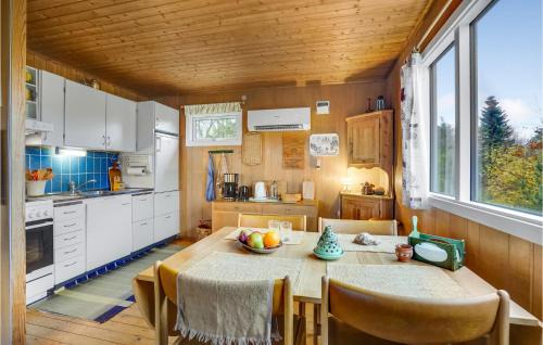 Holbaek House | Nice Home In Holbæk With Kitchen