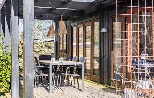 Kulhuse House | Nice Home In Jægerspris With Kitchen