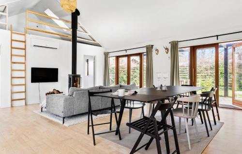 Kulhuse House | Nice Home In Jægerspris With Kitchen