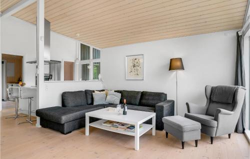 Kulhuse House | Nice Home In Jægerspris With Kitchen
