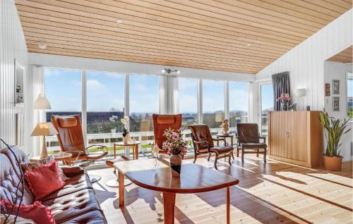 Ronde House | Nice Home In Rønde With House Sea View