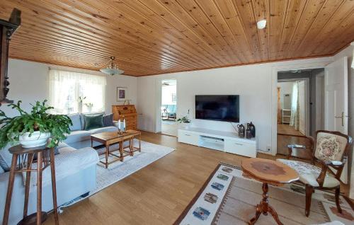 Vittsjo House | Nice Home In Vittsjö With Sauna