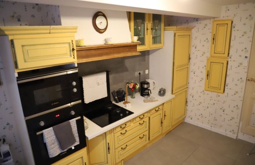 Vignory House | NICE LITTLE HOUSE listed village with castle ruins and beautiful church