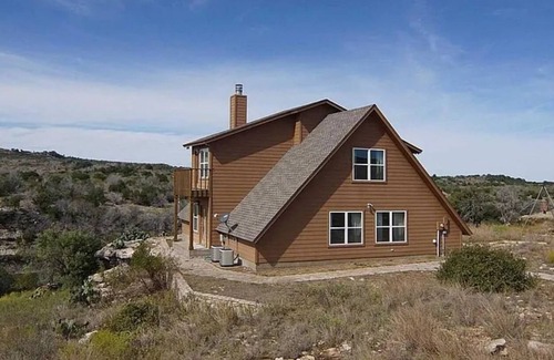 Palo Pinto County House | Nice quaint 5-bedroom 2 bath house with Dock.