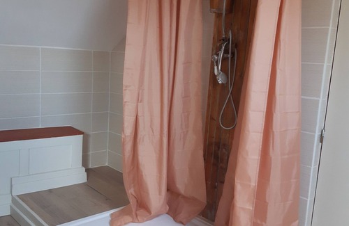 Beaulieu-sur-Layon House | Nice room for a night in transit