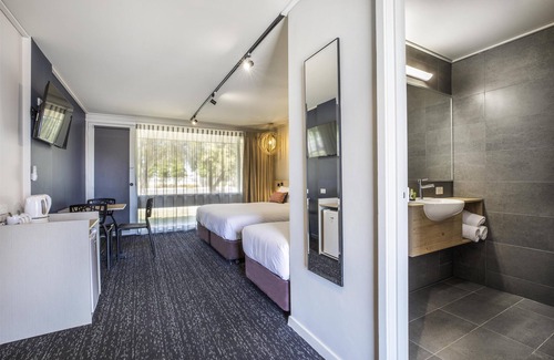 Corio Hotel | Nightcap at Gateway Hotel