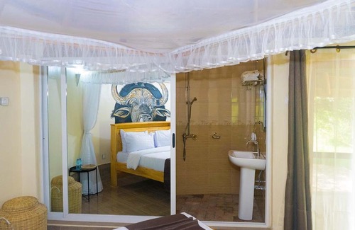 Pakwach Hotel | Nile Breeze Bamboo Lodge