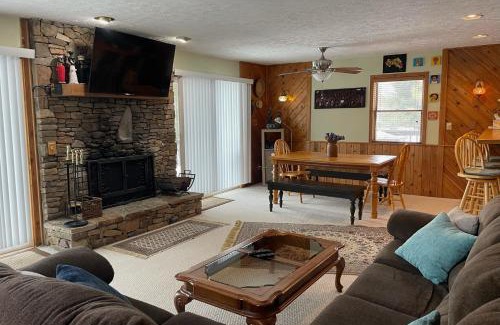 Paradise Point House | Nimba Cabin