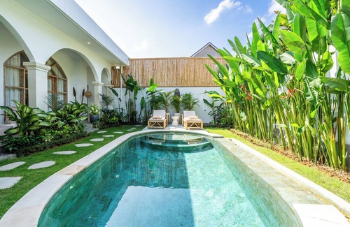 Padonan Villa | Nirvana, Charming 3-Bedroom Villa with Cozy Vibes – Canggu