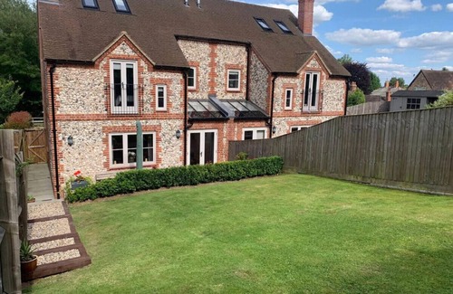 Frieth House | Nixey Cottage - Pet friendly in the Chiltern Hills