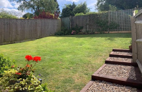 Frieth House | Nixey Cottage - Pet friendly in the Chiltern Hills