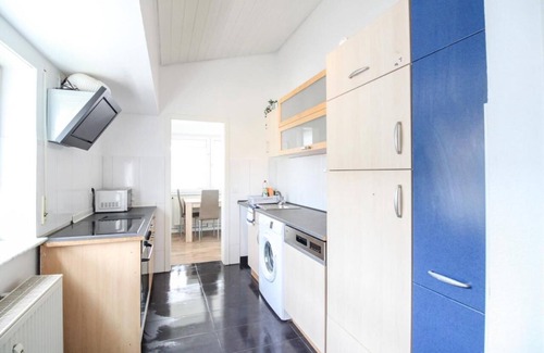 Goeppingen Apartment | nJoy! Sunny & Spacious - Balcony - WiFi - Parking