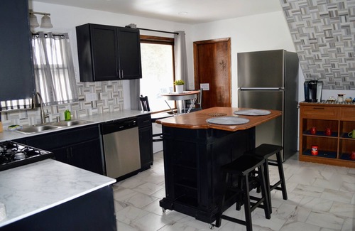 Mount Pleasant House | NO CLEANING FEE - Racine County home minutes away from city life