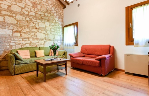 Longare Apartment | Noci apartment with two bedrooms and one bathroom on the first floor (apartment 3)