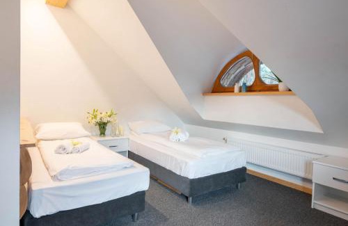 Kobyla Gora House | NOCLEGI DREWNIANA CHAŁUPA