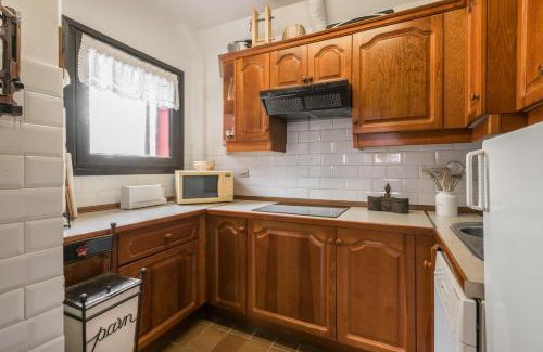 Beret Apartment | Noguera by Totiaran