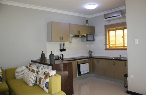 Lusaka Cabin | Nomads Court Lodge