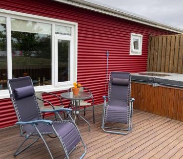 Fludir Apartment | Norðurhof 5 845 Flúðir with private hot tube