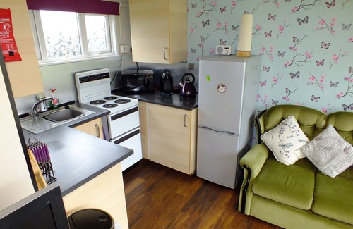 Stalham Ski Chalet | Norfolk Broads, Stalham Chalet, Sleeps 4+2, Dogs, Pool