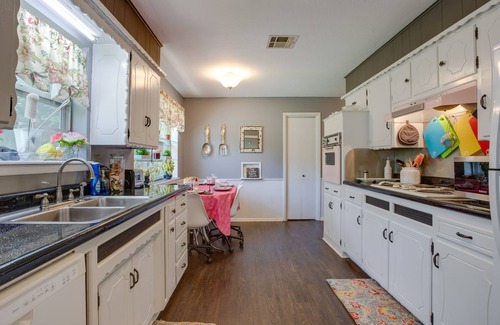 Norman House | Norman Home w/Yard, Walk to Park & OU Campus!