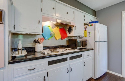 Norman House | Norman Home w/Yard, Walk to Park & OU Campus!