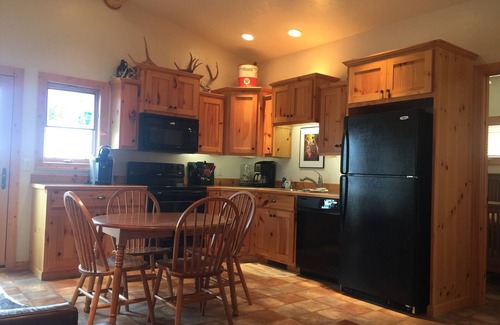 Clark House | North 40 Cabin, located on a working cattle ranch, with panoramic mountain views!