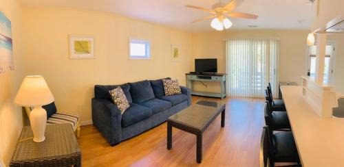 Crescent Beach Apartment | North Myrtle Beach C beautiful triplex unit