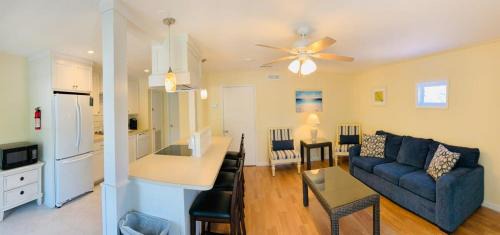 Crescent Beach Apartment | North Myrtle Beach C beautiful triplex unit