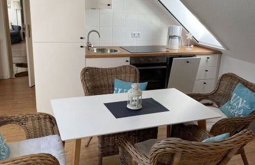 Hilgenriedersiel Apartment | North Sea coast, natural beach within walking distance, apartment on the dike!
