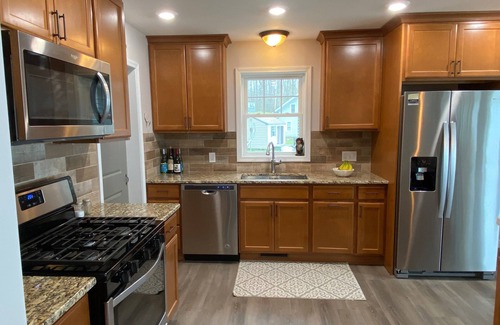 Cleveland House | North Shore Lake House and Bunk House