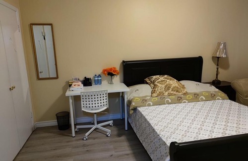 Unionville House | North York Room Close to HWY 401 and DVP