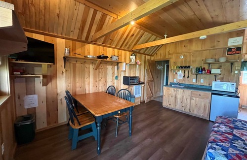 Fort Kent Cabin | Northern Maine Cabin - Trails - WiFi - AC