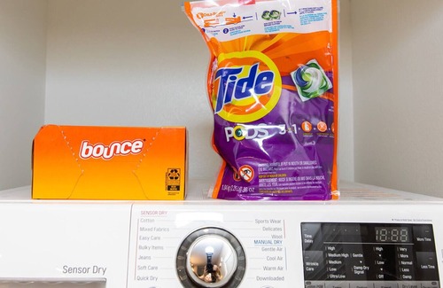 Normal Heights Apartment | NorthPark-97Walkscore-KingBed-Parking-A/C-FastWiFi