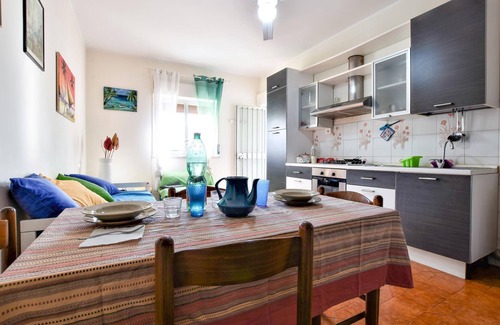 Riposto Apartment | Not far from the port and the beach of Riposto welcomes you this lovely vacation apartment.