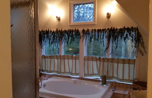 Kennebunkport Apartment | Now booking for Summer 2026!