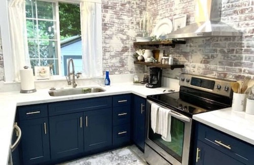 Albany House | Now with air conditioning!